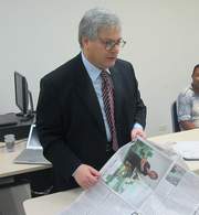 ricardo mansur com jornal